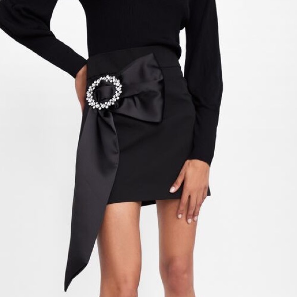 Zara Black Mini Belted Skirt Rhinestone Buckle BNWT XS - Picture 2 of 7